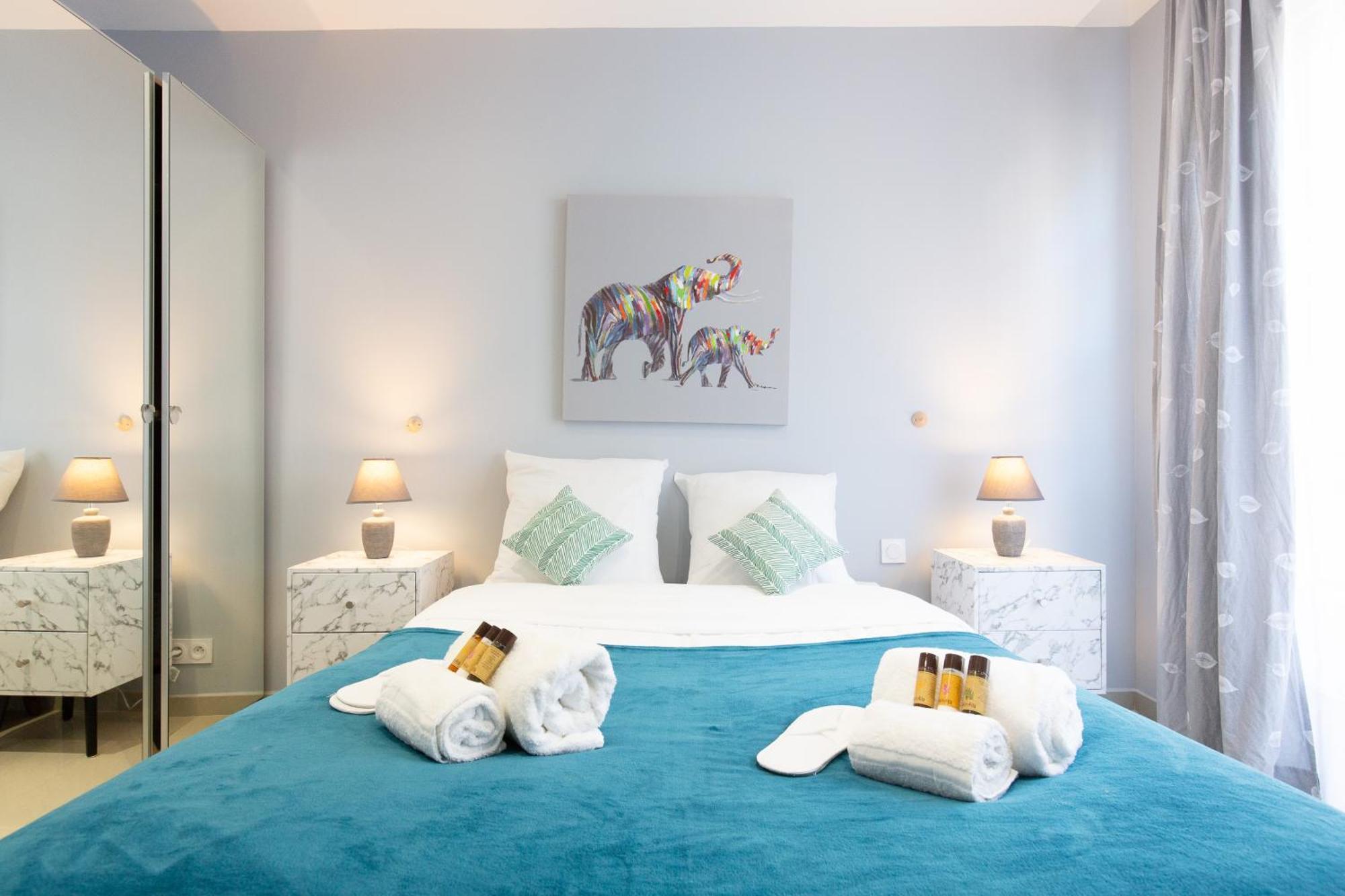 Festival Yourhosthelper Cannes Ngoại thất bức ảnh